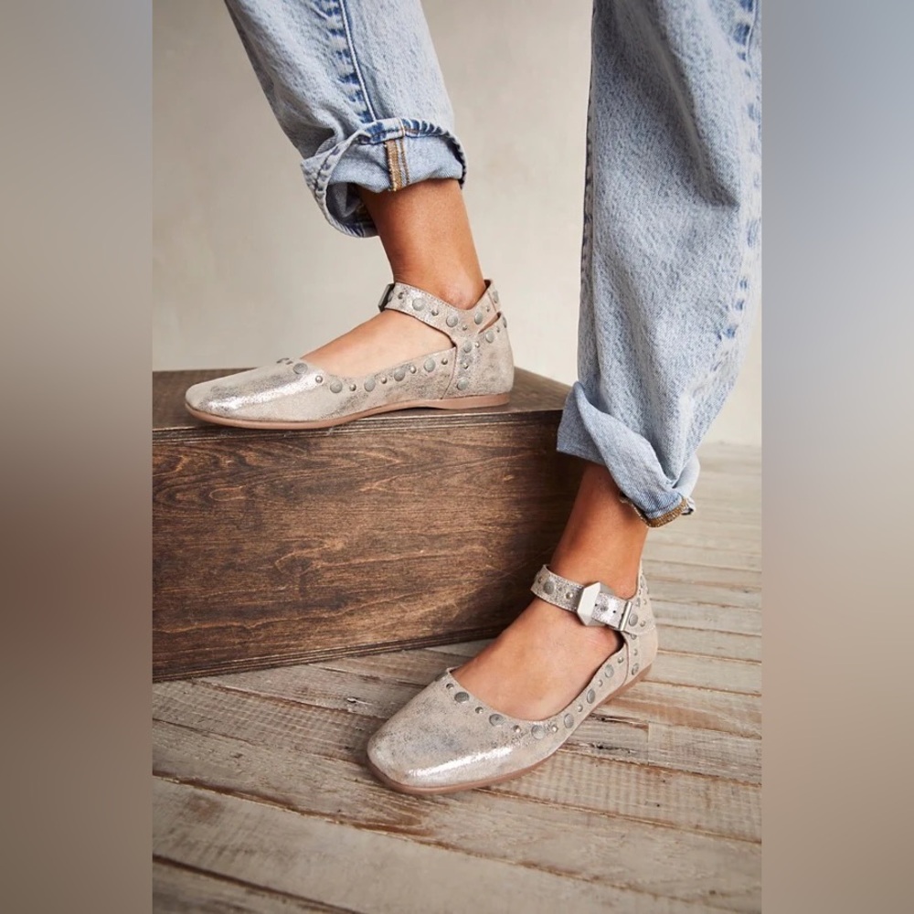 New Free People Champagne Leather MYSTIC Studded Mary Jane Ballet Flats Shoe 7.5 - Picture 3 of 9